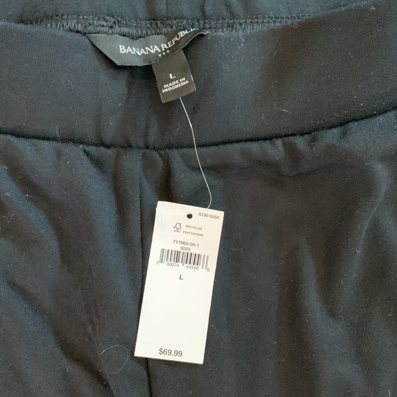 NWT Banana Republic Factory Mid-Rise Knit Slouchy Tapered Pant in Black - Picture 2 of 2